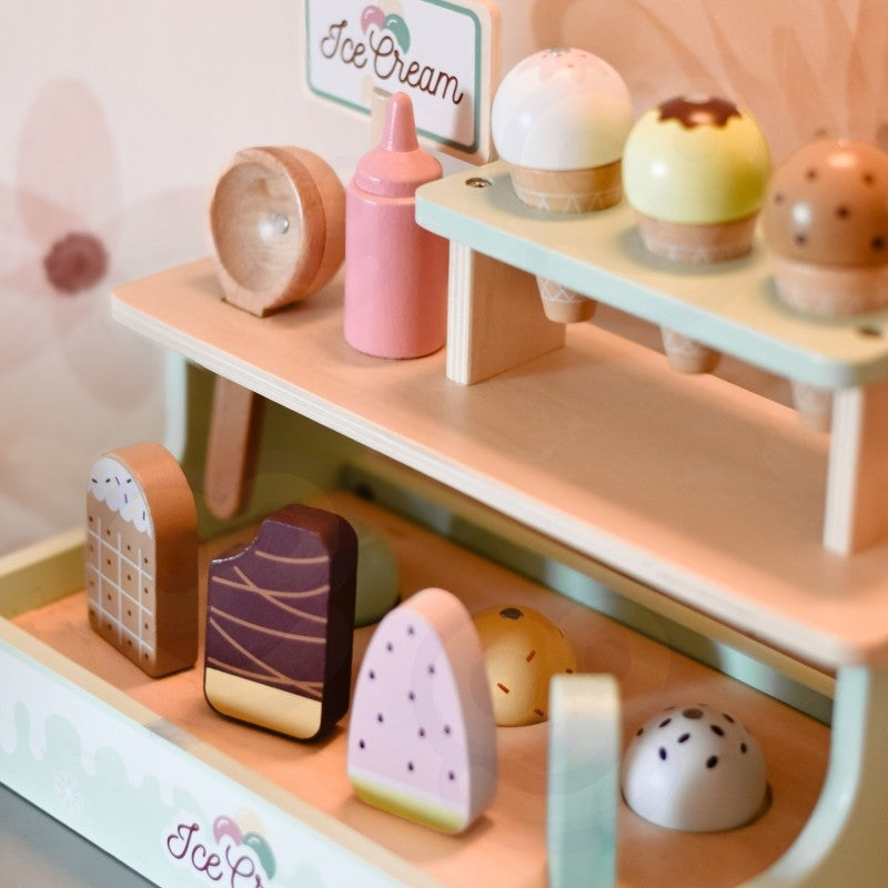 functional view of the fsc-certified wooden ice cream stand set with all 16 pieces neatly arranged for play